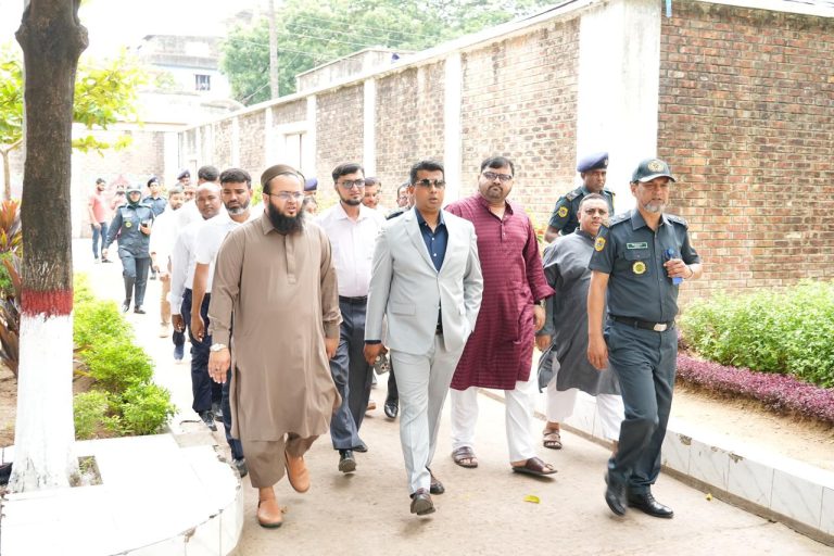 সন্তানের ভবিষ্যতের জন্য বদলে যান: কারা বন্দিদের ডিসি জাহিদ
