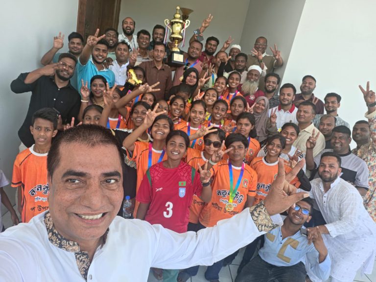 পটিয়া বালিকা ফুটবল দল জেলা পর্যায়ে চ্যাম্পিয়ন রাউজানকে ৪–১ গোলে হারিয়ে শিরোপা জয়