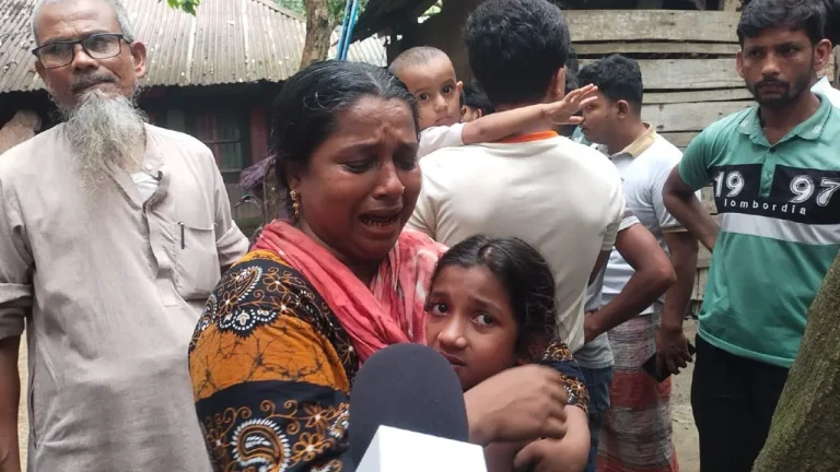 সড়ক দুর্ঘটনায় দাদি-নাতির মর্মান্তিক মৃত্যু