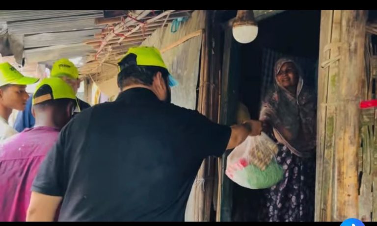 বন্যাদুর্গত মানুষের পাশে কেন্দ্রীয় কৃষক দলের সহ-সাংগঠনিক সম্পাদক জসীম