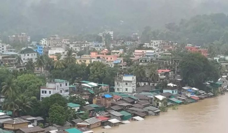 তিন বিভাগে বন্যার শঙ্কা, ৫ দিন দেশজুড়েই বজ্রসহ ভারী বর্ষণের সম্ভাবনা