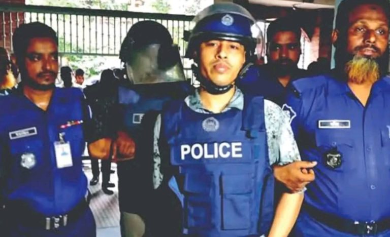 ফটিকছড়ির থানার অস্ত্র উদ্ধার মামলায় ​ডেভিড ইমনের ৫ দিনের রিমান্ড মঞ্জুর